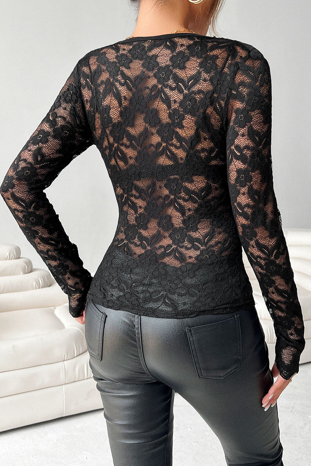 Black Scallop V-neck Lace Slim Fit Long Sleeve Top